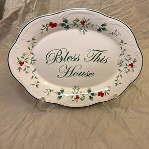 Pfaltzgraff Winterberry Bless This House Plate